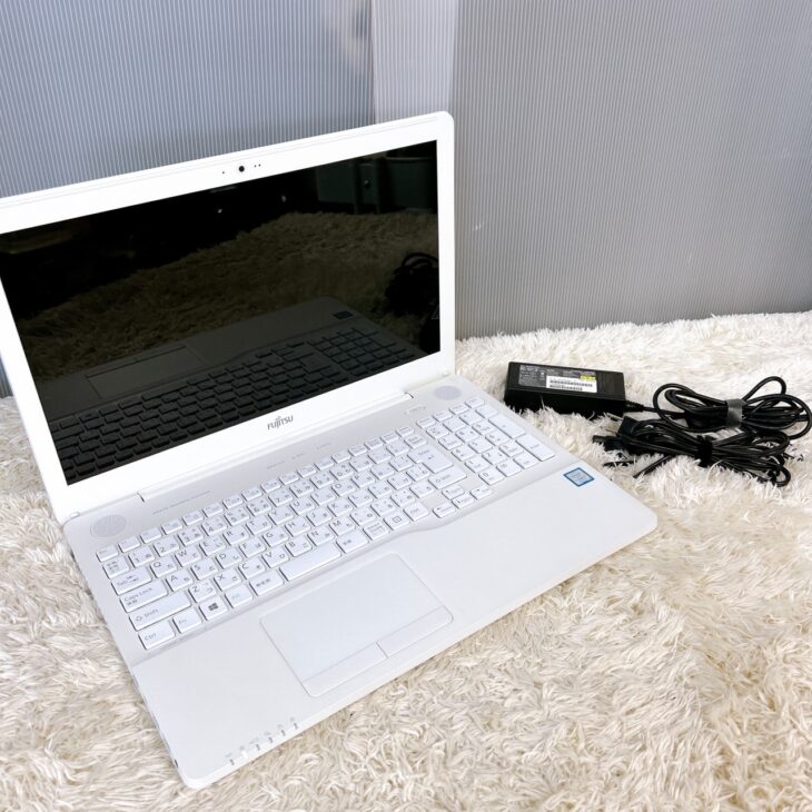 FUJITSU（富士通）ノートパソコン LIFEBOOK AH50/D1 FMVA50D1WP Core i7 4GB