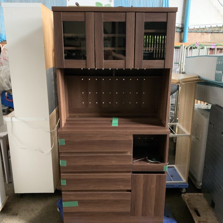 ウォルシュ 食器棚 正面