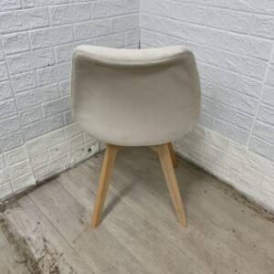 イームズチェア 背面