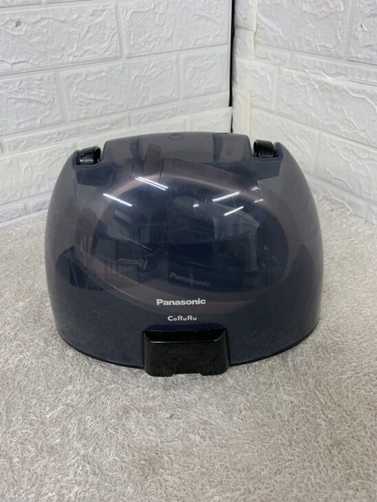Panasonic（パナソニック）コードレススチームアイロン カルル NI-WL606 2022年製
