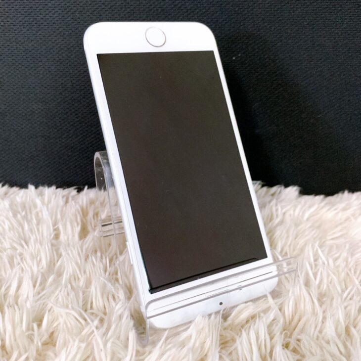 【T】Apple iPhone7 32GB MNCF2J/A 電池83%ドコモ◯ ○Apple アップル iPhone 7 32GB MNCF2J/A シルバー docomo