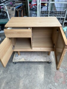 ウニコ キャビネット 内部