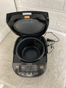 ZOJIRUSHI(象印)マイコン炊飯ジャー NL-BD05 2023年製