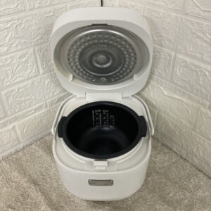 SHARP(シャープ)ジャー炊飯器 KS-CF05C-W 2021年製