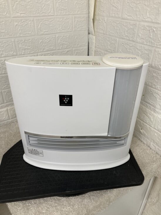 SHARP（シャープ）加湿セラミックファンヒーター HX-H120-W 2019年製