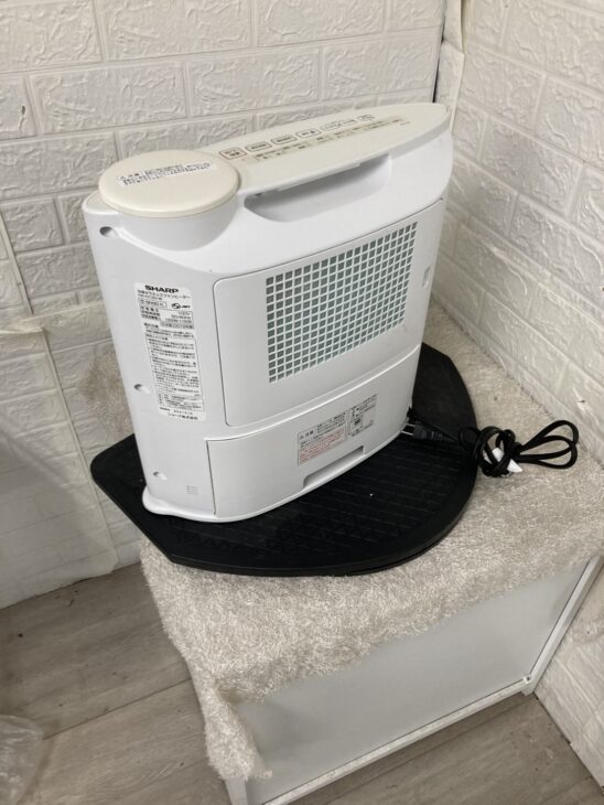 シャープ 加湿セラミックファンヒーター HX-H120-W 2019年製