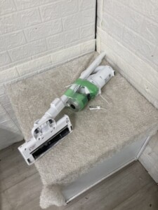 IRIS OHYAMA(アイリスオーヤマ)充電式サイクロンスティッククリーナー SCD-185P-W 2024年製