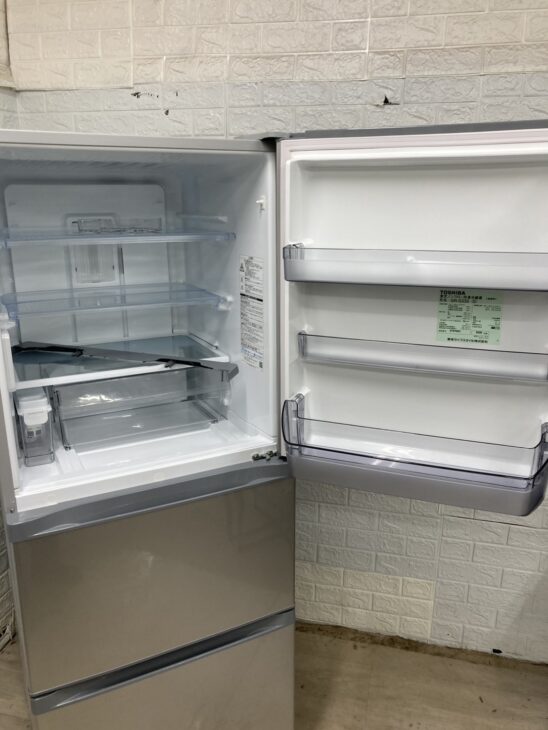 愛知県東海市高横須賀町 TOSHIBA（東芝）330L 3ドア冷蔵庫 GR-S33S（S