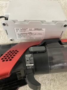 SHARP(シャープ)軽量コードレススティック掃除機 EC-AR7-P 2022年製