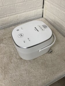 SHARP(シャープ)ジャー炊飯器 KS-CF05C-W 2021年製