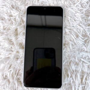 スマホ SCV49 正面