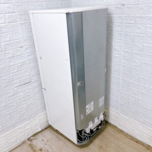 冷蔵庫 AQR-20N(W) 背面