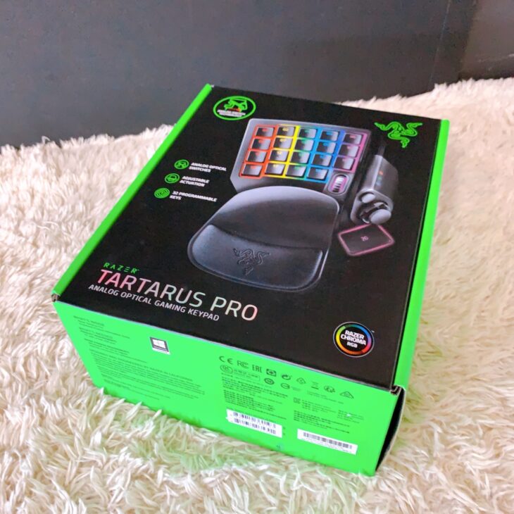 ゲーミングデバイス razer tartarus pro ななめ