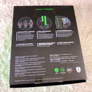 ゲーミングデバイス razer tartarus pro 箱背面