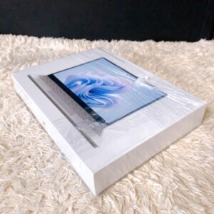 ノートパソコン Surface Laptop Go 3 XJB-00004 ななめ