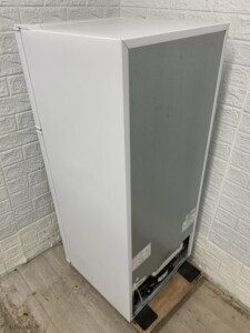 Haier ノンフロン冷凍冷蔵庫 ハイアール 斜め