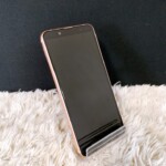スマホ　aquos sense3 basic　正面