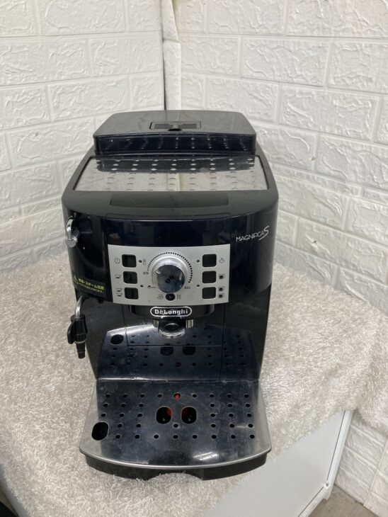 コーヒーメーカー　マグニフィカS ECAM22112B [ブラック]