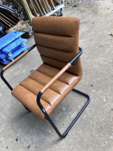 ダイニングチェア 斜め