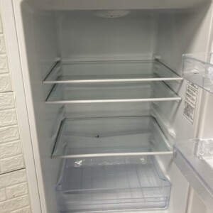 冷蔵庫 HR-D1701W 中身