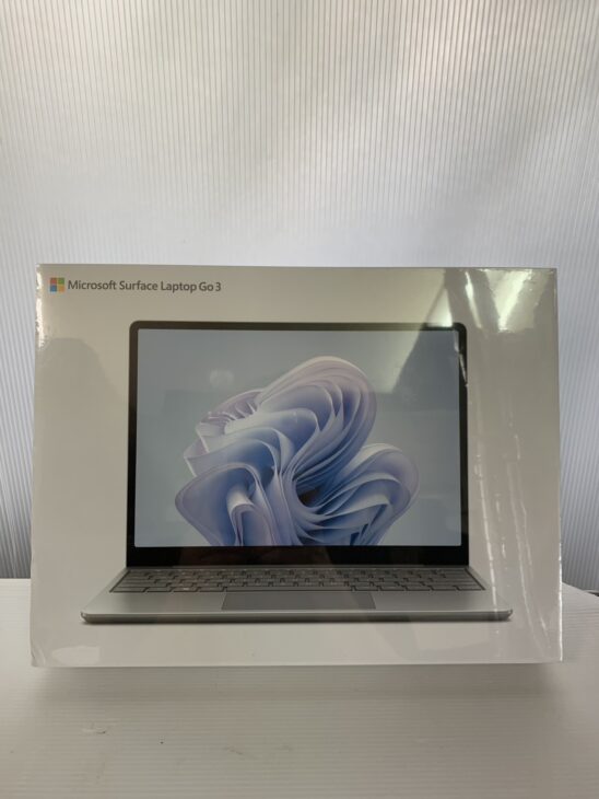 ノートパソコン　Surface Laptop Go 3 XJB-00004　正面