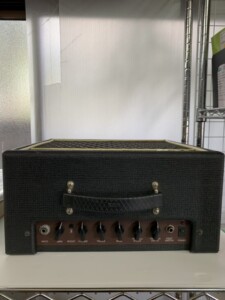 アンプ AC4C1-12 VB 上面