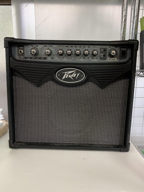 アンプ　PEAVEY VYPYR 15W モデリング　正面
