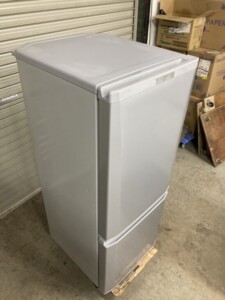 冷蔵庫 MR-P15D-S ななめ