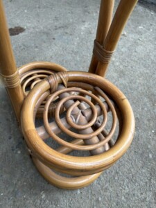 ラタンプランタースタンド 下