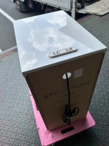 サイドテーブル 背面