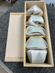 未使用 香蘭社 湯呑 5客 金彩 茶器 蘭 緑系 和食器 セット(共箱付き)