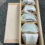 未使用 香蘭社 湯呑 5客 金彩 茶器 蘭 緑系 和食器 セット（共箱付き）