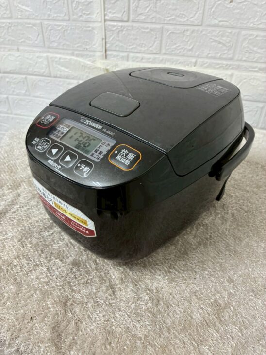 【美品】象印 (ZOJIRUSHI)炊飯器 NL-BD05-WA Amazon.co.jp: Zojirushi NL-BD05-WA Rice Cooker, Small