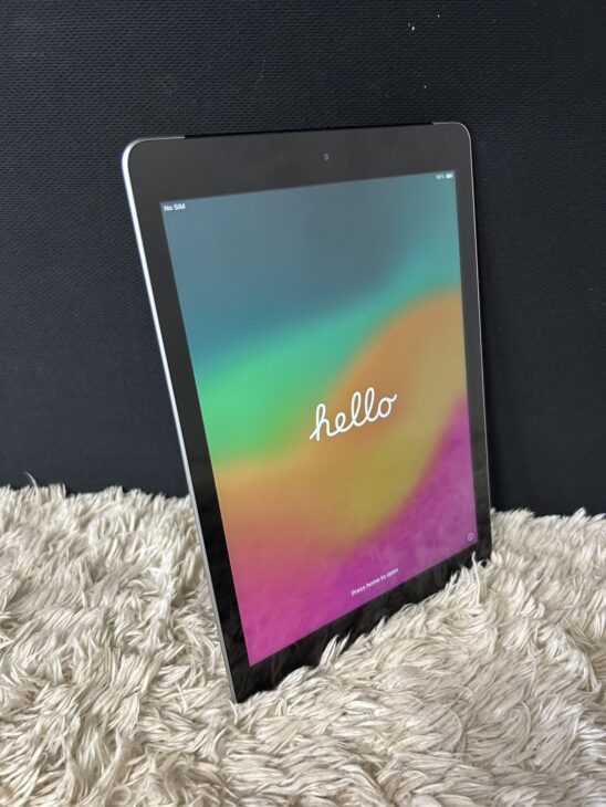 iPad 第6世代 正面2