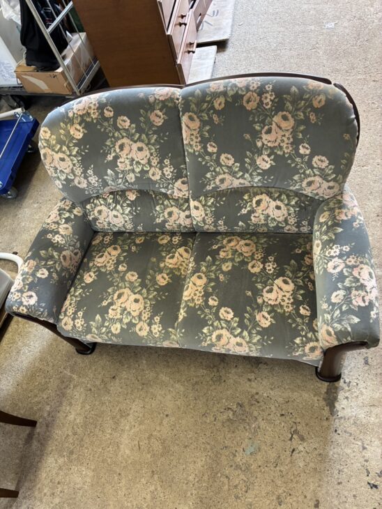 大阪府大阪狭山市】ソファ 花柄 カリモク 出張買取 コレクション整理