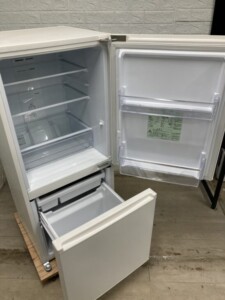 冷凍冷蔵庫 AQR-17J (W) 中身