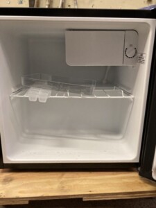 直冷式1ドア冷蔵庫 BR2C02-BK 中身・付属品