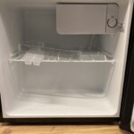 直冷式1ドア冷蔵庫　BR2C02-BK　中身・付属品