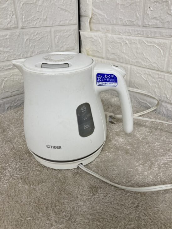 タイガー電気ケトル　PCM-A080　横面