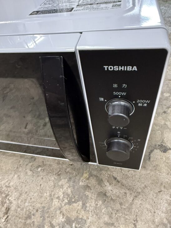 使用回数3回 2024年製 東芝電子レンジ ER-M17Y 東芝 電子レンジ ER-M17Y(W) 1台 - アスクル