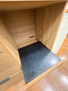 unico 食器棚 内部