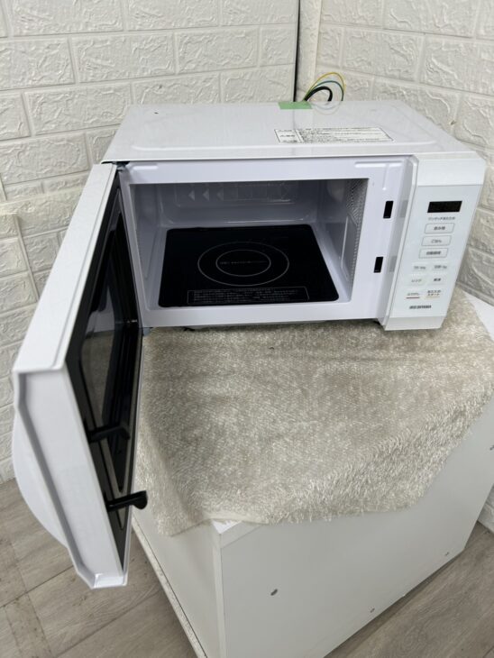 【美品】アイリスオオヤマ　単機能電子レンジ　KMB-F186-W　2023年製 新品未使用品 電子レンジKMB-F186-W ホワイト アイリスオーヤマ