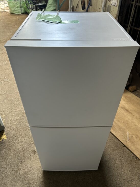 冷蔵庫　HR-F915W　正面