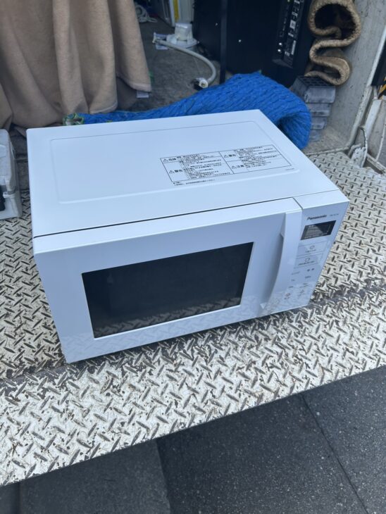 電子レンジ NE-FL1A-W 正面