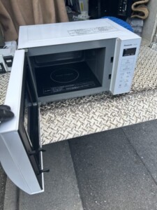 電子レンジ NE-FL1A-W 内部