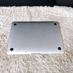 macbook air a1466 裏面