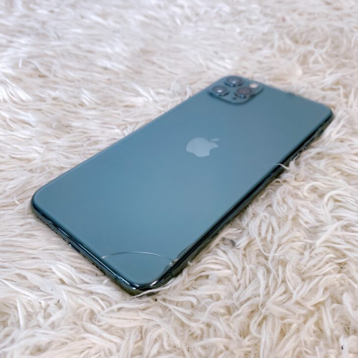 埼玉県川口市にてApple iPhone 11 Pro Max ミッドナイトグリーンを出張