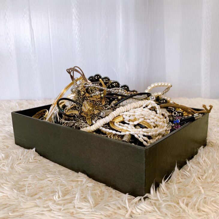 愛知県名古屋市にてアクセサリーまとめ品を出張買取 ノーブランドでも