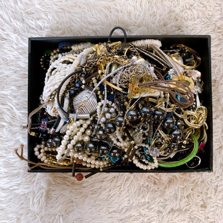 愛知県名古屋市にてアクセサリーまとめ品を出張買取 ノーブランドでも