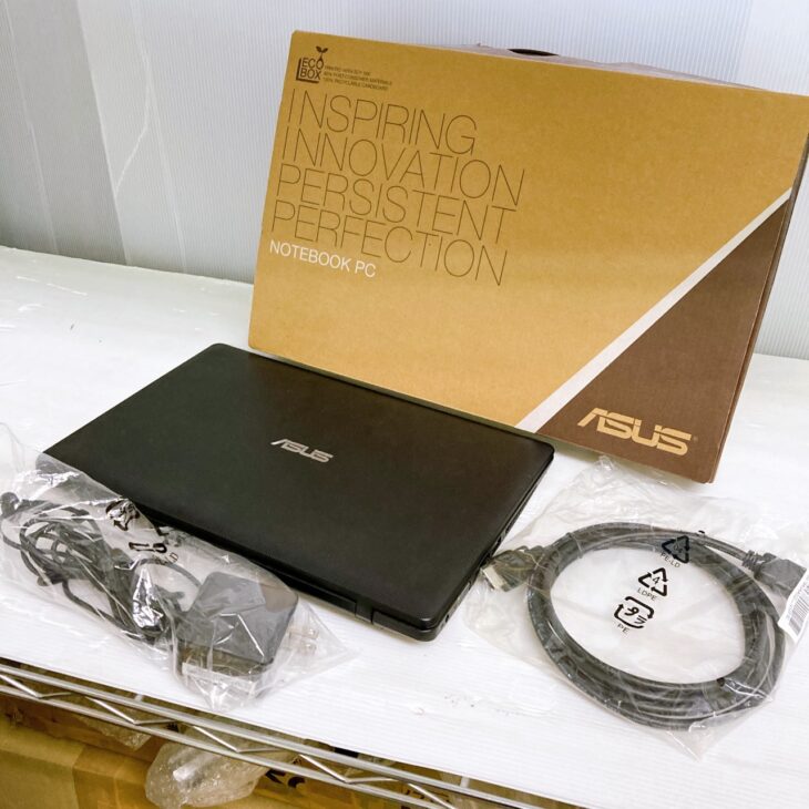 ASUS Notebook PC 正面